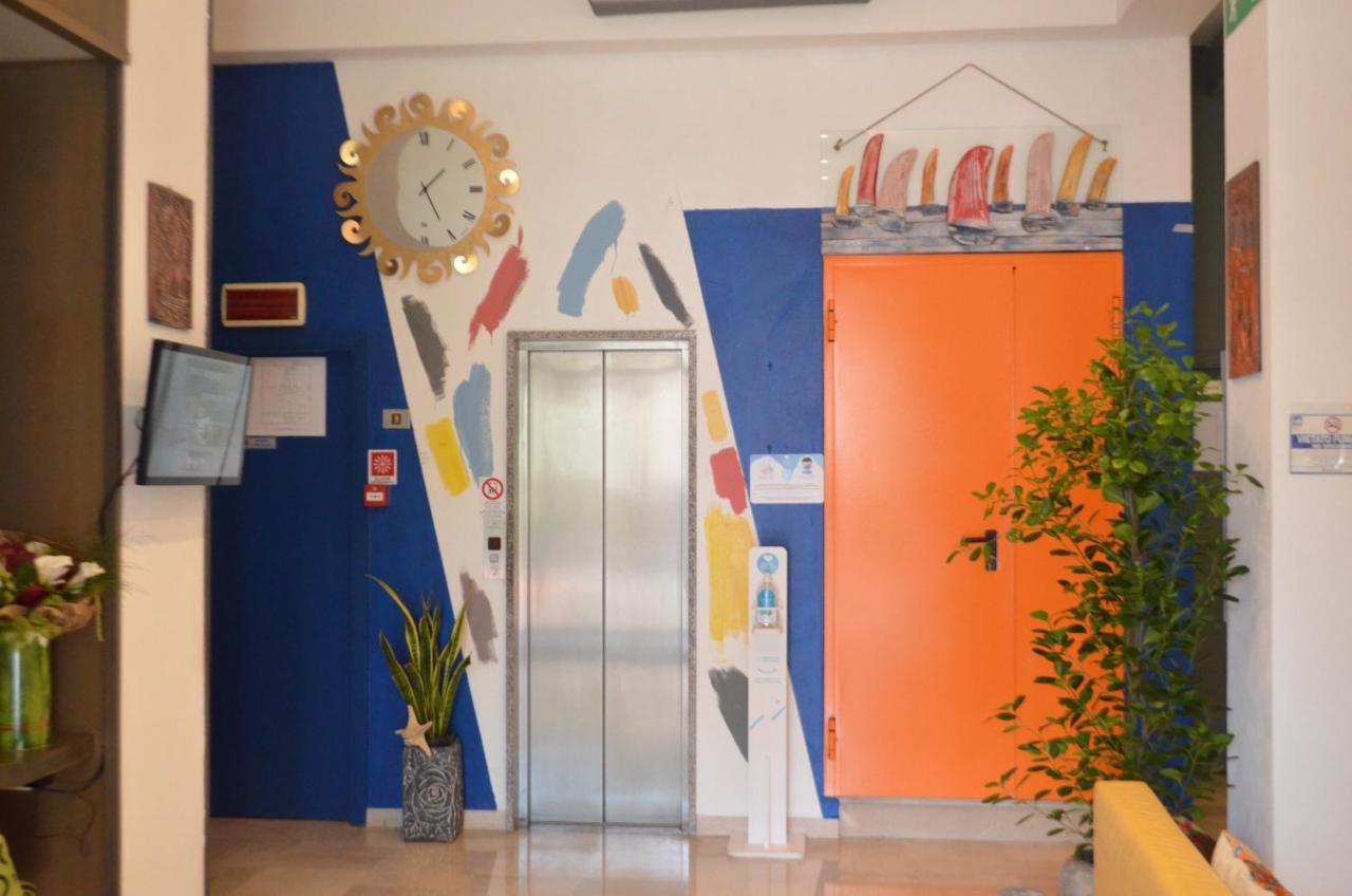 Hotel Boston Cesenatico Kültér fotó