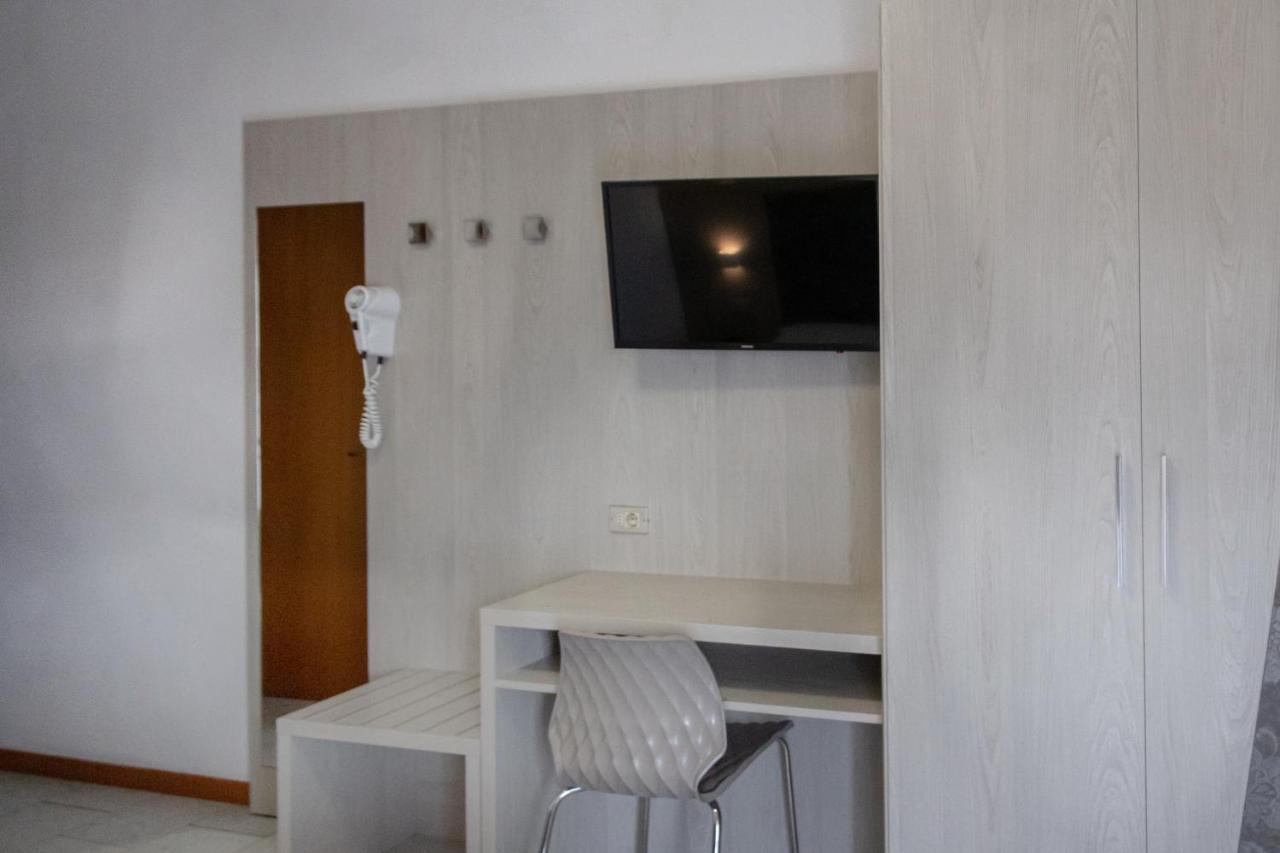 Hotel Boston Cesenatico Kültér fotó