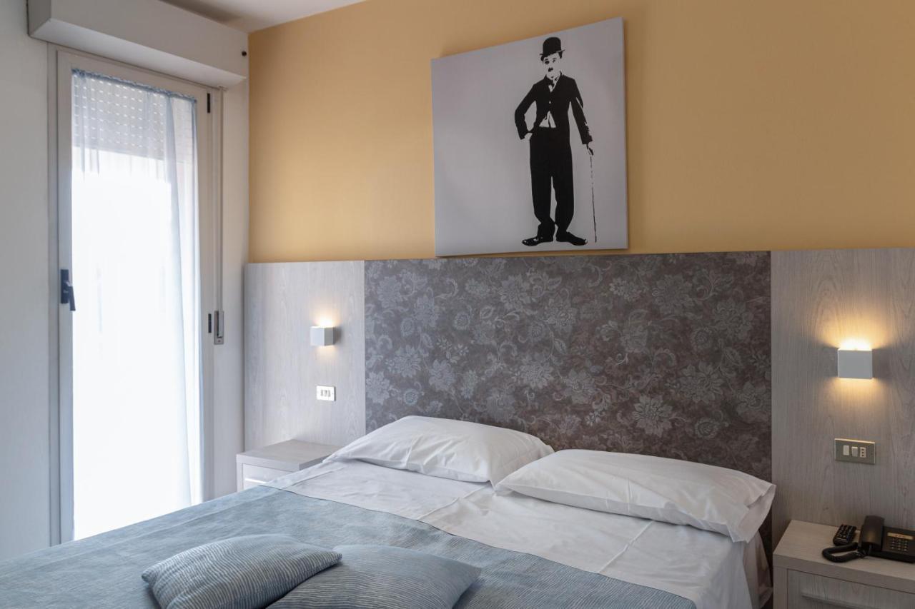 Hotel Boston Cesenatico Kültér fotó