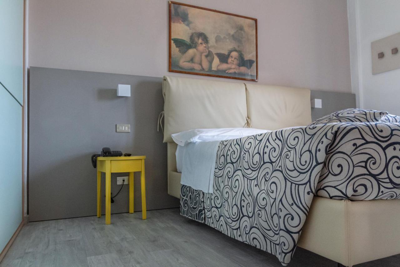 Hotel Boston Cesenatico Kültér fotó